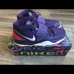 Nike basketball sneakers, NEW!!!